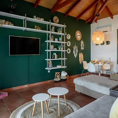 Orianthi's Beachfront Ferienhaus