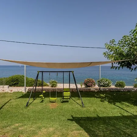 Orianthi's Beachfront Ferienhaus Skala (Kefalonia)