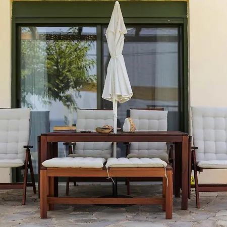 Orianthi's Beachfront Ferienhaus *
