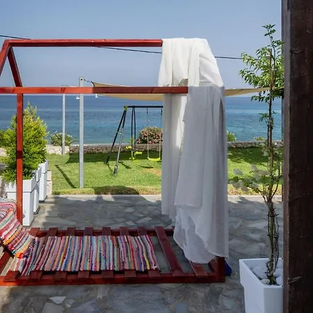 Tatil Evi Orianthi's Beachfront Skala (Kefalonia)