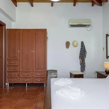 Tatil Evi Orianthi's Beachfront Skala (Kefalonia)