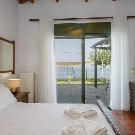 Tatil Evi Orianthi's Beachfront Skala (Kefalonia)