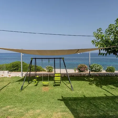 Orianthi's Beachfront Hébergement de vacances *