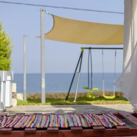 Feriehus Orianthi's Beachfront *