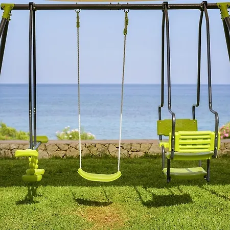 Orianthi's Beachfront Feriehus