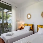 בית נופש Orianthi's Beachfront