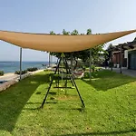 Orianthi's Beachfront *