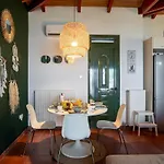Orianthi's Beachfront בית נופש *